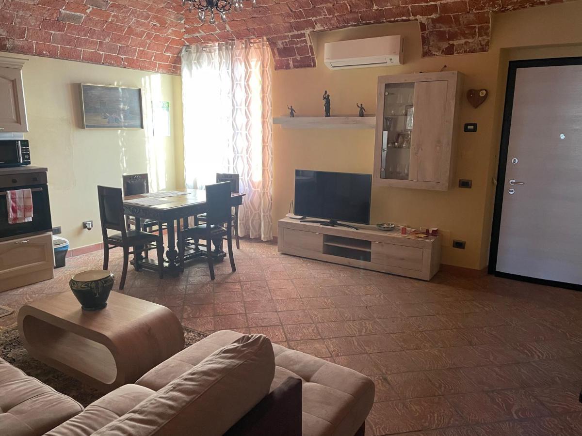 Residenza Nikol Appartamento Giulia Casale Monferrato Buitenkant foto